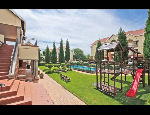 2 BEDROOM APARTMENT SOLD IN BRYANSTON